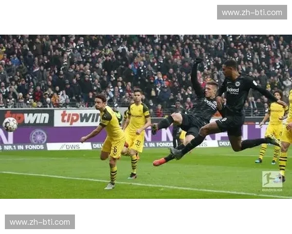 蓝军的荣耀与黑猫的韧性：古老恩怨的绿茵诗篇