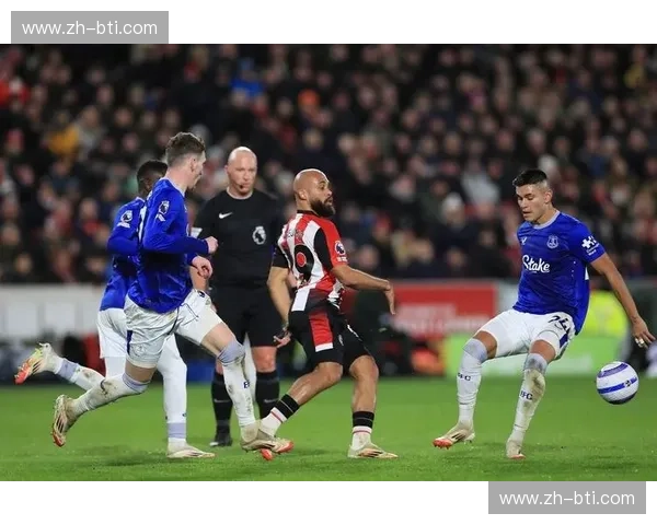 水晶宫与维拉：英超赛场上的两支“平民”劲旅，他们的故事与未来